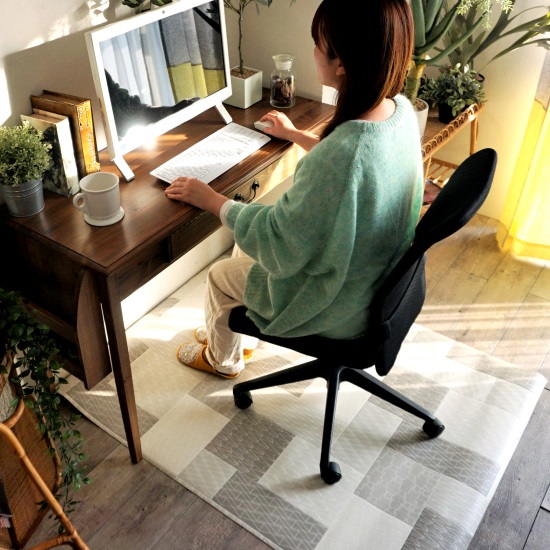 在宅ワーク・リモートワークにお勧めのデスク用敷きマット