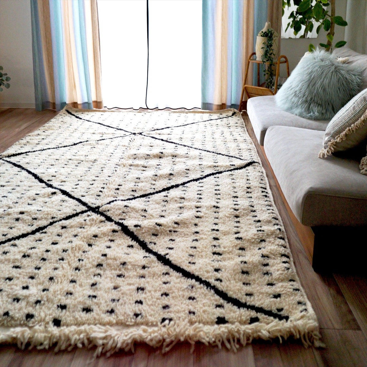 世界に1枚だけ！モロッコ直輸入のウール100％ハンドメイドベニワレン